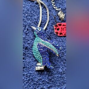 Betsey Johnson Dr Blue and Lt Blue Penguin Pendant Necklace Preowned withdefects